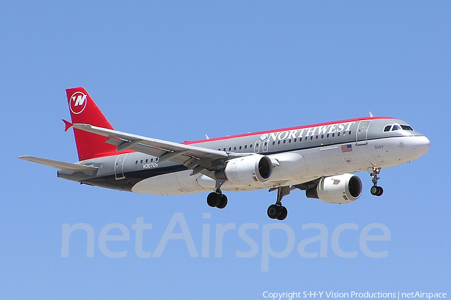 Northwest Airlines Airbus A320-211 (N307US) | Photo 6922