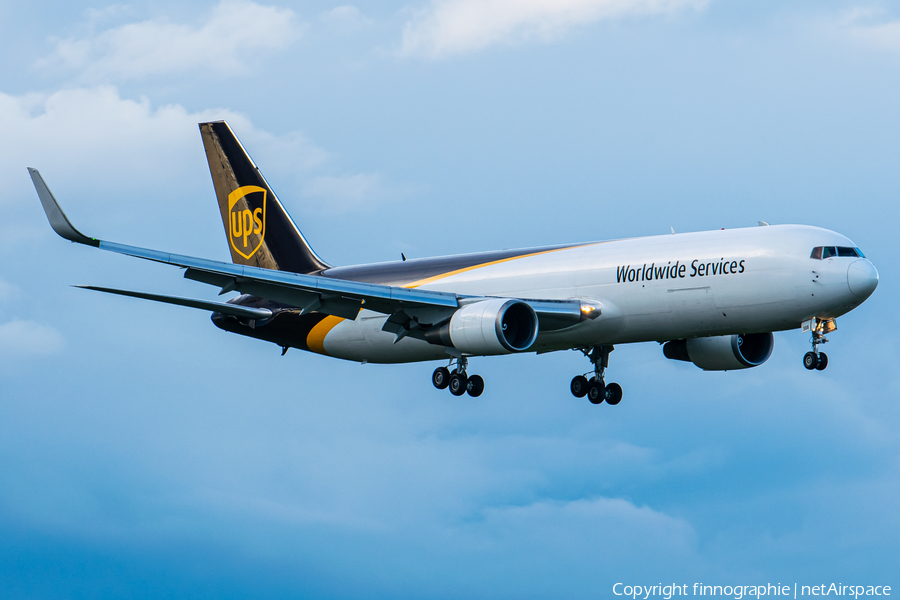 United Parcel Service Boeing 767-34AF(ER) (N308UP) | Photo 447747