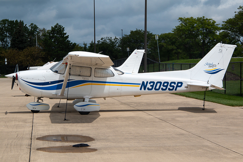 Schaumburg Flying Club Cessna 172S Skyhawk SP (N309SP) at  Schaumburg - Regional, United States