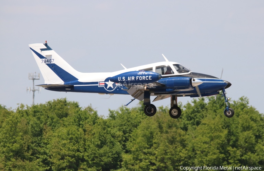 (Private) Cessna 310D (N310LM) | Photo 578719