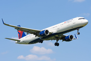 Delta Air Lines Airbus A321-211 (N311DN) at  Washington - Ronald Reagan National, United States