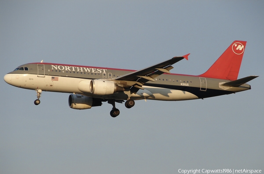 Northwest Airlines Airbus A320-211 (N311US) | Photo 448092