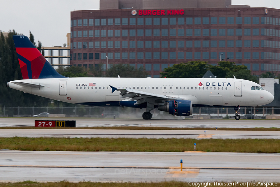 Delta Air Lines Airbus A320-211 (N312US) | Photo 137951