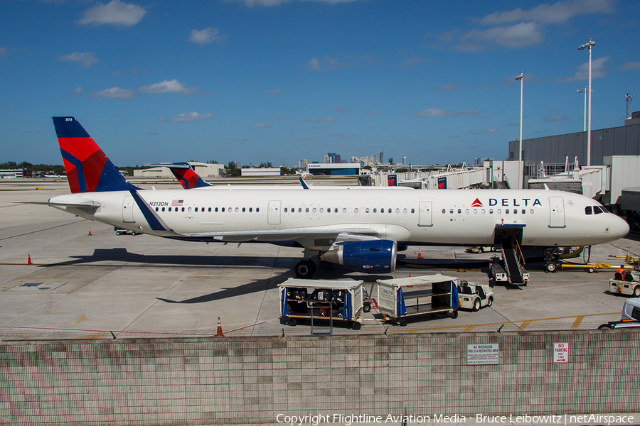 Delta Air Lines Airbus A321-211 (N313DN) | Photo 160436
