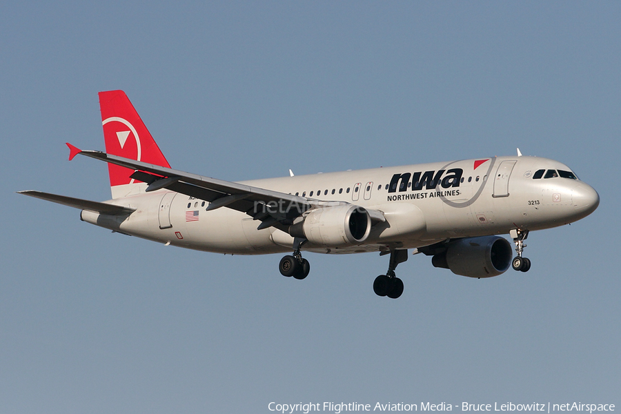 Northwest Airlines Airbus A320-211 (N313US) | Photo 92931