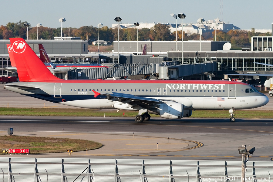 Northwest Airlines Airbus A320-211 (N313US) | Photo 190577