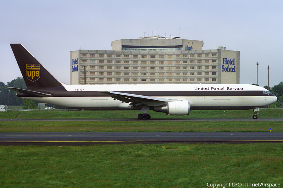 United Parcel Service Boeing 767-34AF(ER) (N314UP) | Photo 404238