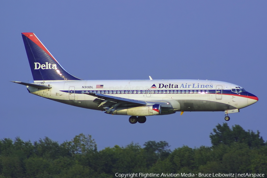 Delta Air Lines Boeing 737-232Adv (N315DL) | Photo 182543