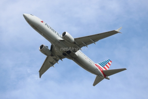 American Airlines Boeing 737-8 MAX (N315SD) at  Miami - International, United States