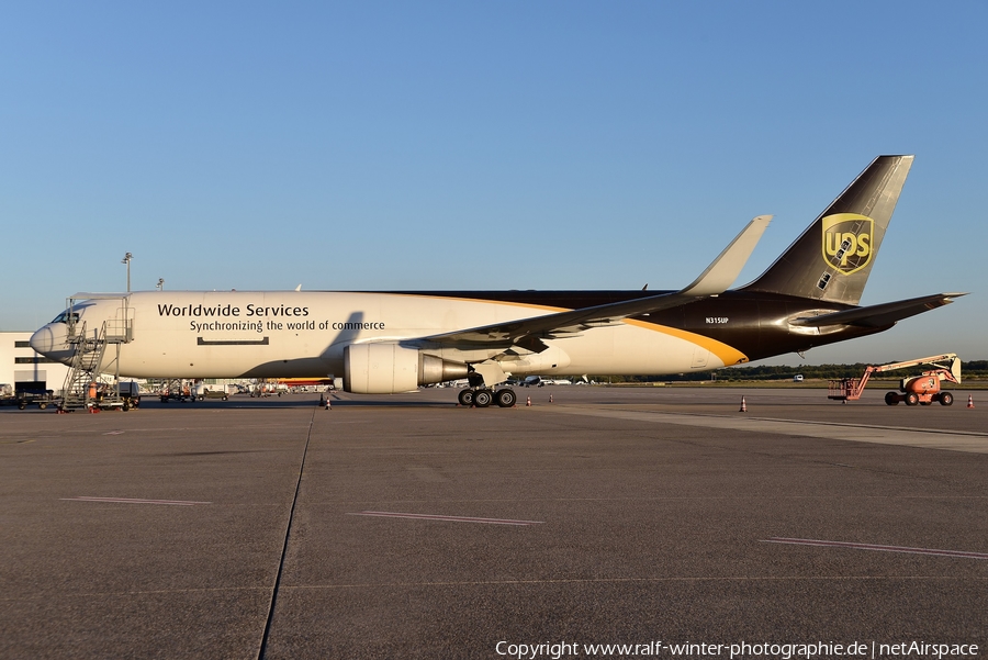 United Parcel Service Boeing 767-34AF(ER) (N315UP) | Photo 324690