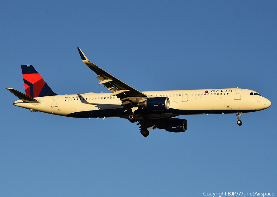 Delta Air Lines Airbus A321-211 (N316DN) | Photo 355185