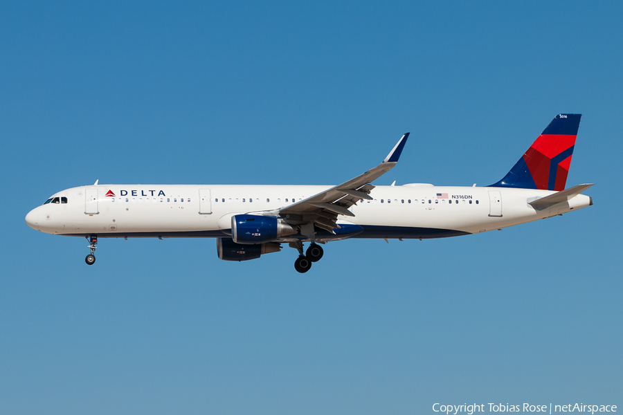 Delta Air Lines Airbus A321-211 (N316DN) | Photo 296973