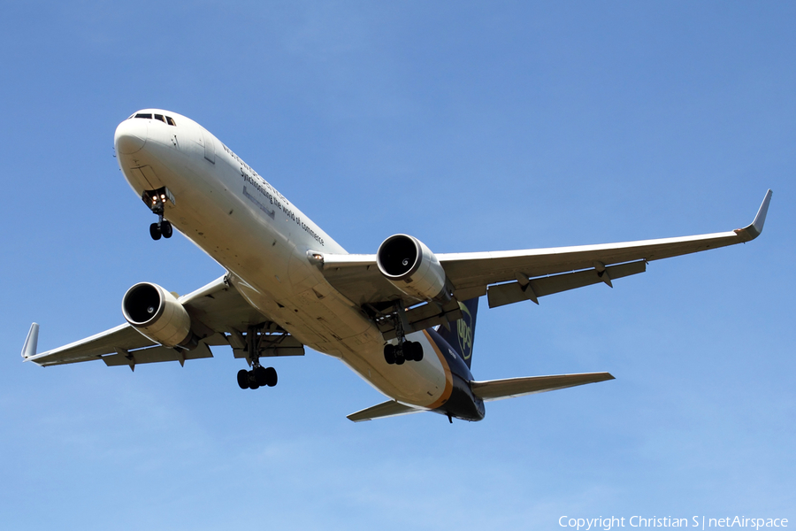 United Parcel Service Boeing 767-34AF(ER) (N316UP) | Photo 387705
