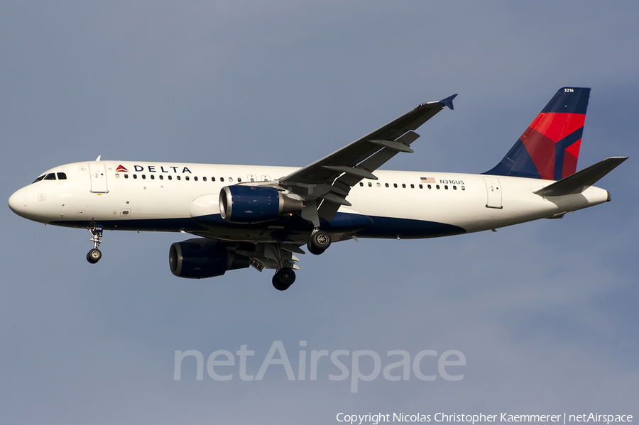 Delta Air Lines Airbus A320-211 (N316US) | Photo 127124