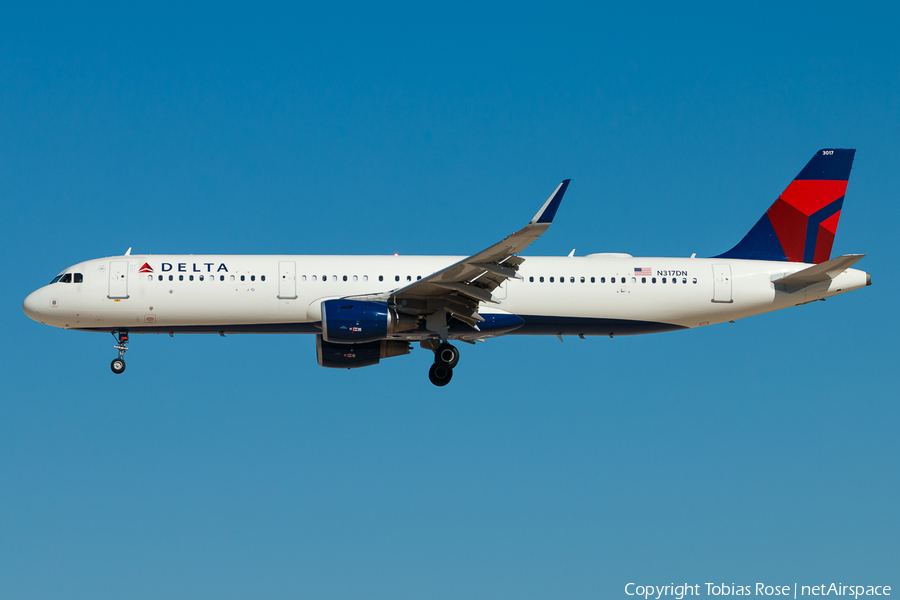 Delta Air Lines Airbus A321-211 (N317DN) | Photo 332694