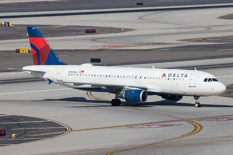 Delta Air Lines Airbus A320-211 (N317US) at  Phoenix - Sky Harbor, United States