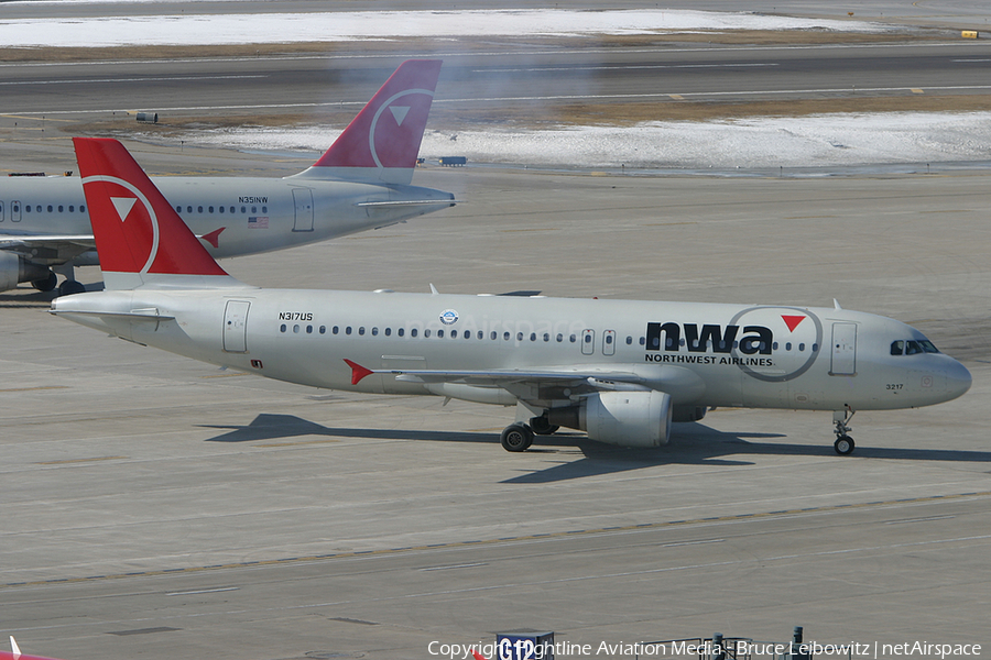 Northwest Airlines Airbus A320-211 (N317US) | Photo 179697