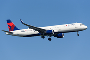 Delta Air Lines Airbus A321-211 (N318DX) at  New York - John F. Kennedy International, United States