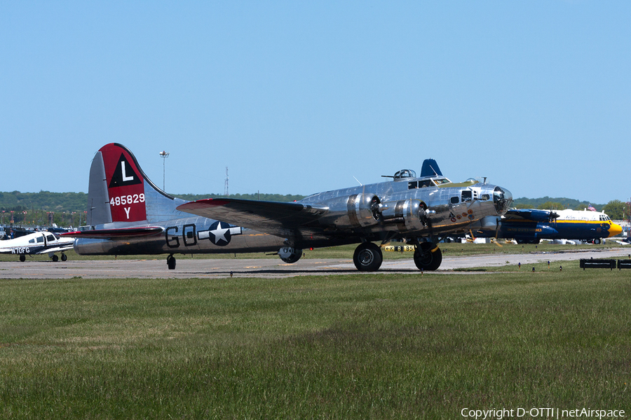 Yankee Air Museum Boeing B-17G Flying Fortress (N3193G) | Photo 135437
