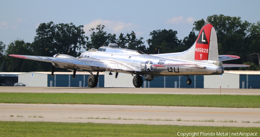 Yankee Air Museum Boeing B-17G Flying Fortress (N3193G) | Photo 330923