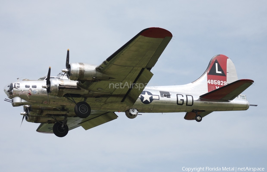 Yankee Air Museum Boeing B-17G Flying Fortress (N3193G) | Photo 304078