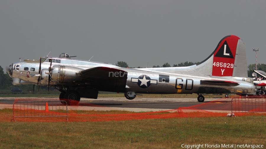 Yankee Air Museum Boeing B-17G Flying Fortress (N3193G) | Photo 330920