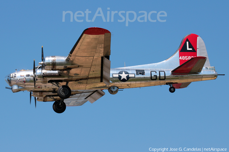 Yankee Air Museum Boeing B-17G Flying Fortress (N3193G) | Photo 112481