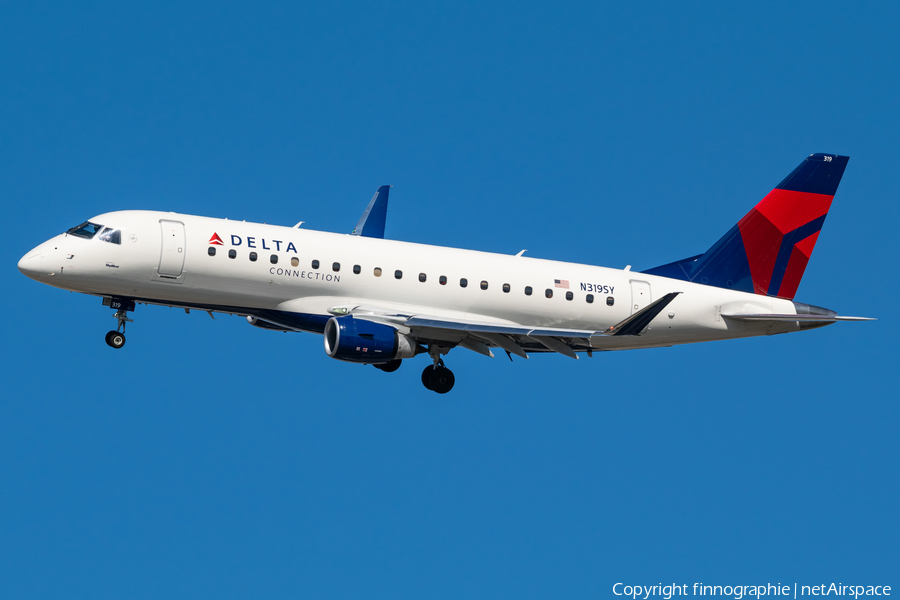 Delta Connection (SkyWest Airlines) Embraer ERJ-175LR (ERJ-170-200LR) (N319SY) | Photo 587392