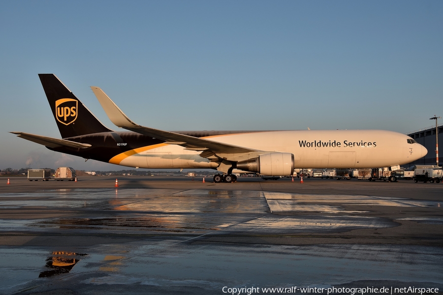 United Parcel Service Boeing 767-34AF(ER) (N319UP) | Photo 458084