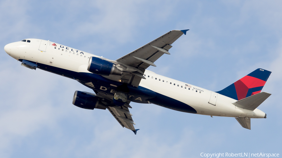 Delta Air Lines Airbus A320-211 (N319US) | Photo 593363