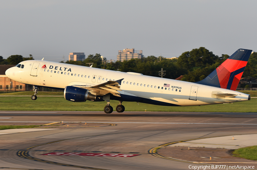 Delta Air Lines Airbus A320-211 (N319US) | Photo 264532
