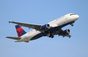 Delta Air Lines Airbus A320-211 (N319US) at  Detroit - Metropolitan Wayne County, United States