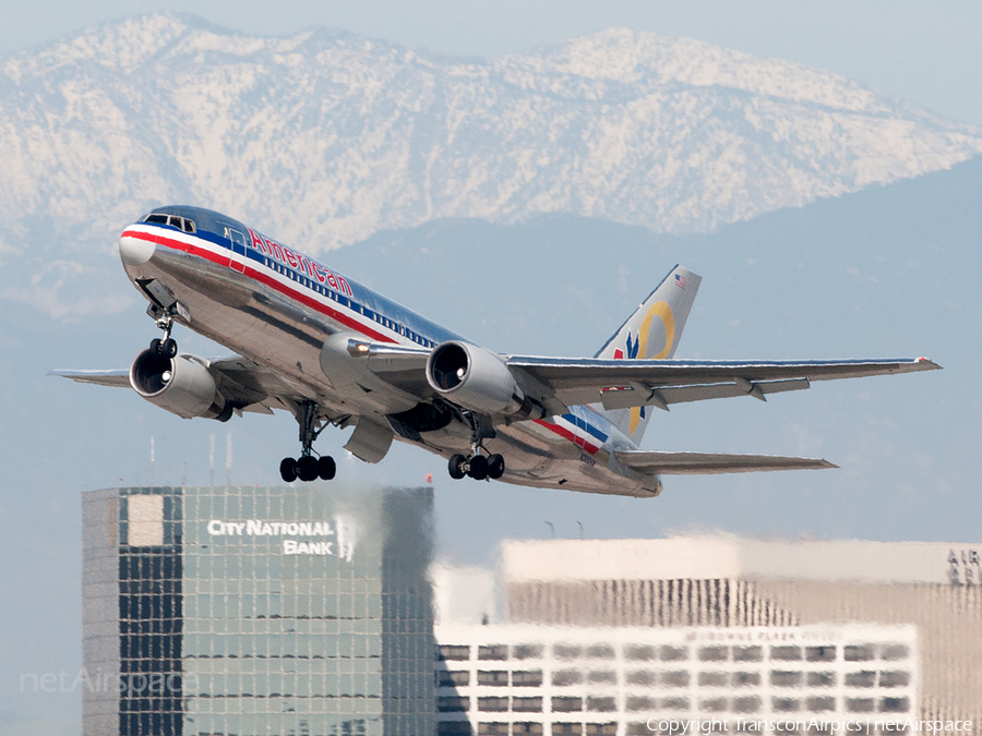 American Airlines Boeing 767-223(ER) (N320AA) | Photo 19077