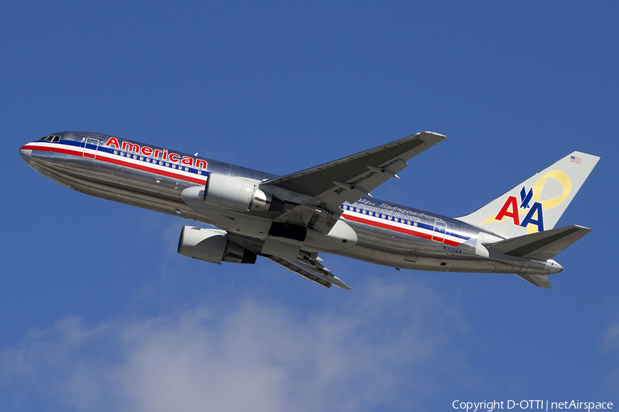 American Airlines Boeing 767-223(ER) (N320AA) | Photo 334853