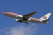 American Airlines Boeing 767-223(ER) (N320AA) at  Los Angeles - International, United States