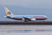 American Airlines Boeing 767-223(ER) (N320AA) at  San Francisco - International, United States