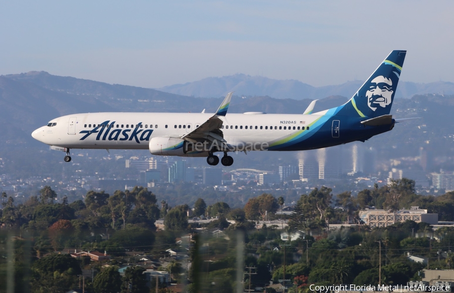 Alaska Airlines Boeing 737-990 (N320AS) | Photo 611275