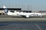 Alaska Airlines Boeing 737-990 (N320AS) at  Chicago - O'Hare International, United States