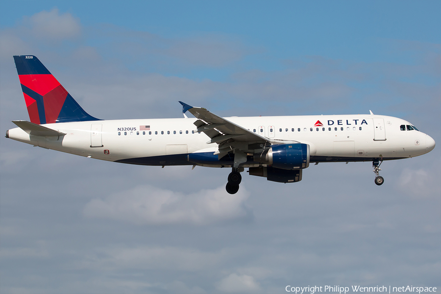 Delta Air Lines Airbus A320-211 (N320US) | Photo 137625