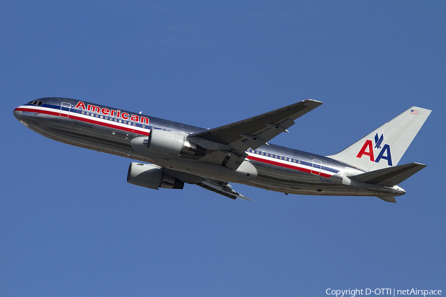 American Airlines Boeing 767-223(ER) (N321AA) | Photo 333363