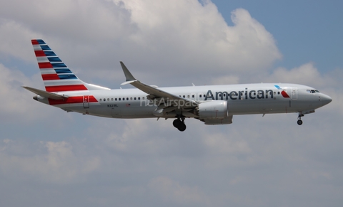 American Airlines Boeing 737-8 MAX (N321RL) at  Miami - International, United States
