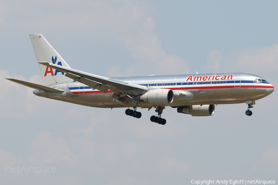 American Airlines Boeing 767-223(ER) (N322AA) | Photo 225755