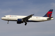 Delta Air Lines Airbus A320-211 (N322US) at  Los Angeles - International, United States