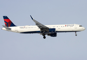 Delta Air Lines Airbus A321-211 (N323DN) at  Dallas/Ft. Worth - International, United States