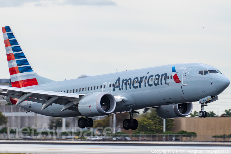 American Airlines Boeing 737-8 MAX (N323RM) | Photo 327761
