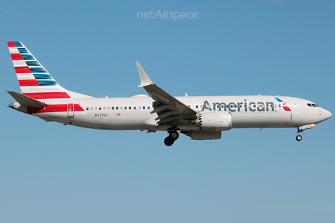 American Airlines Boeing 737-8 MAX (N323SG) at  Miami - International, United States