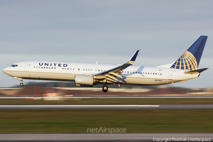 United Airlines Boeing 737-924 (N32404) | Photo 317018