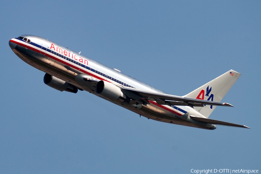 American Airlines Boeing 767-223(ER) (N324AA) | Photo 175920