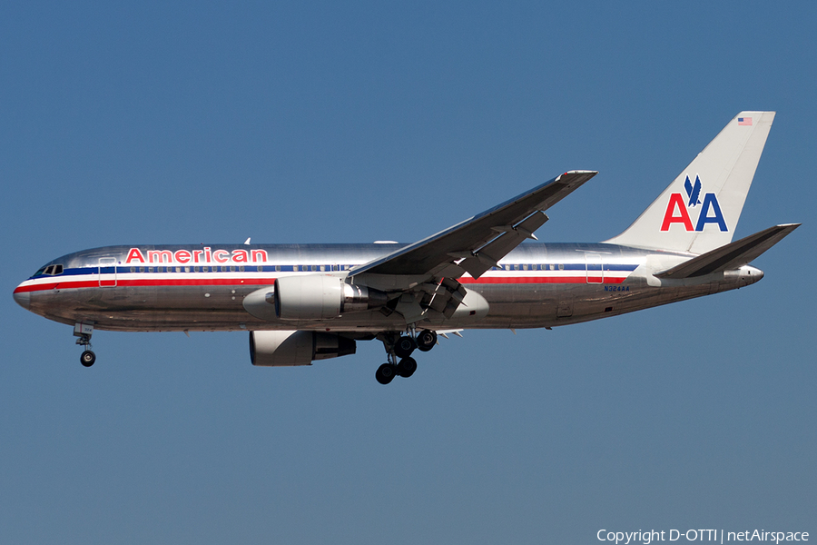 American Airlines Boeing 767-223(ER) (N324AA) | Photo 182981