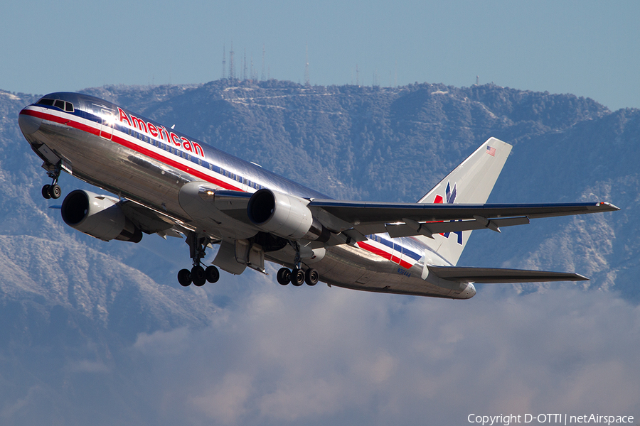 American Airlines Boeing 767-223(ER) (N324AA) | Photo 334172